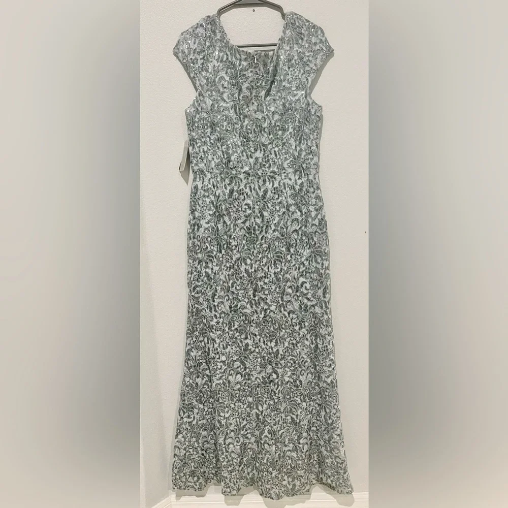 Alex Evenings Sequin Cap Sleeve Column Gown Sz 14 in light mint color - Picture 7 of 12